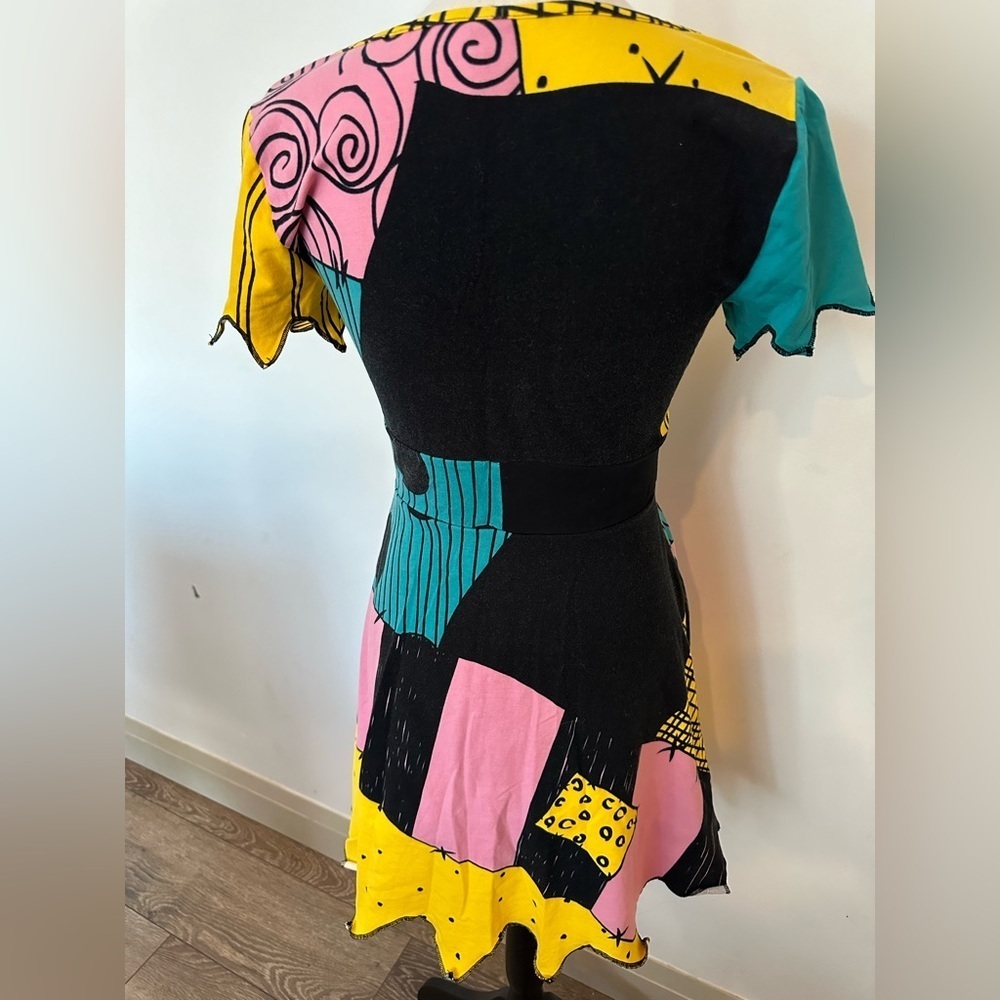 SOLD Tim Burton‘s Disney the nightmare before Christmas patchwork dress SZ M - Picture 5 of 6